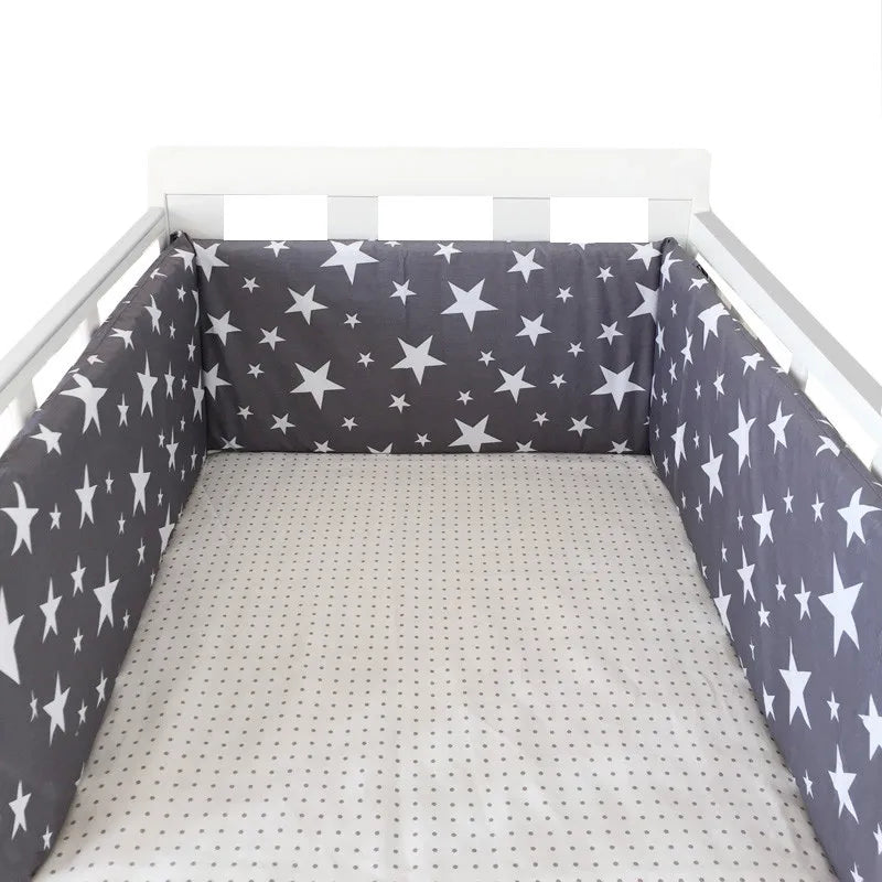 tour-de-lit-bebe-étoiles-nordiques-gris